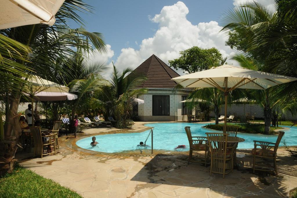 Lotfa Resort Diani ディアニ・ビーチ エクステリア 写真
