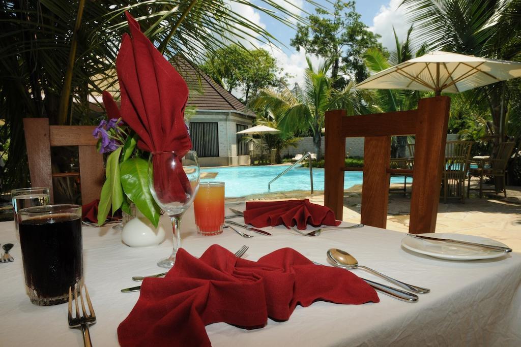 Lotfa Resort Diani ディアニ・ビーチ エクステリア 写真