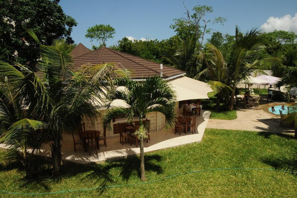 Lotfa Resort Diani ディアニ・ビーチ エクステリア 写真