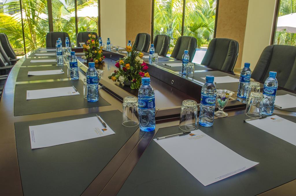 Lotfa Resort Diani ディアニ・ビーチ エクステリア 写真