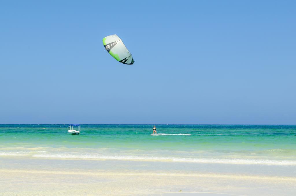 Lotfa Resort Diani ディアニ・ビーチ エクステリア 写真