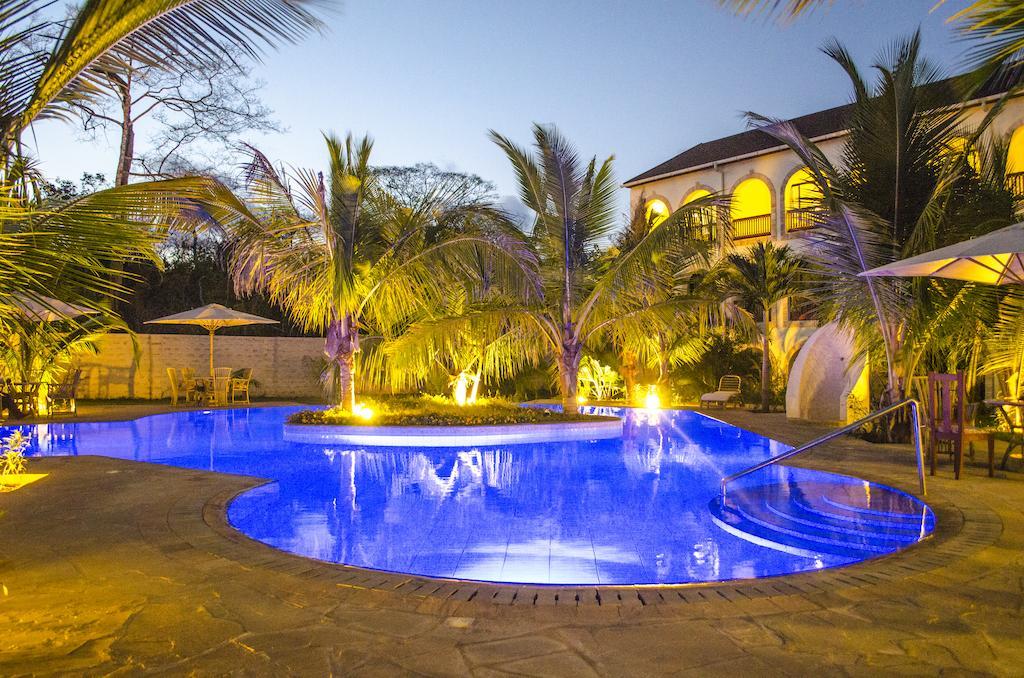 Lotfa Resort Diani ディアニ・ビーチ エクステリア 写真